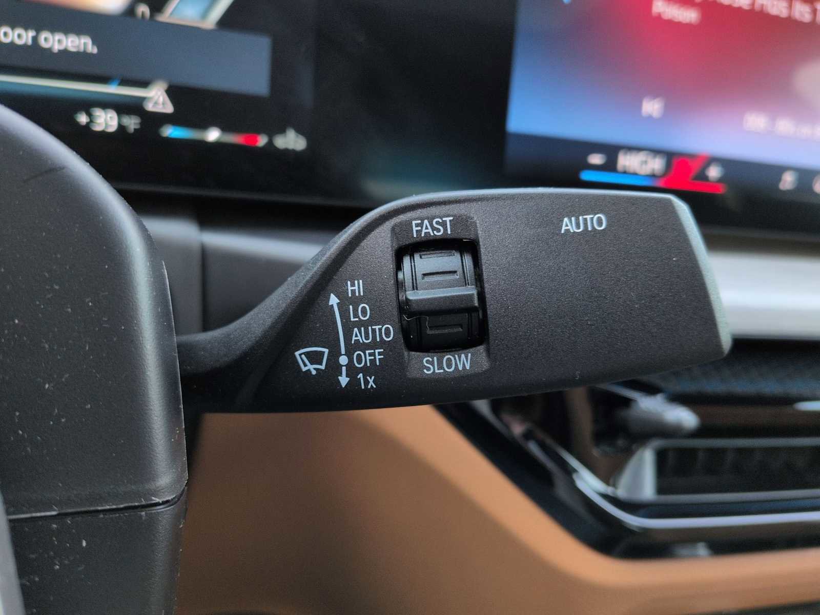 Used 2025 BMW 330i xDrive Sedan w/ Convenience Package image 28