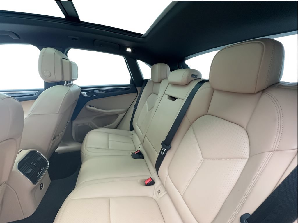Used 2023 Porsche Macan Turbo AWD/4WD image 25