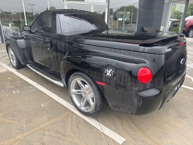 Used 2004 Chevrolet SSR w/ Preferred Equipment Group RWD image 3