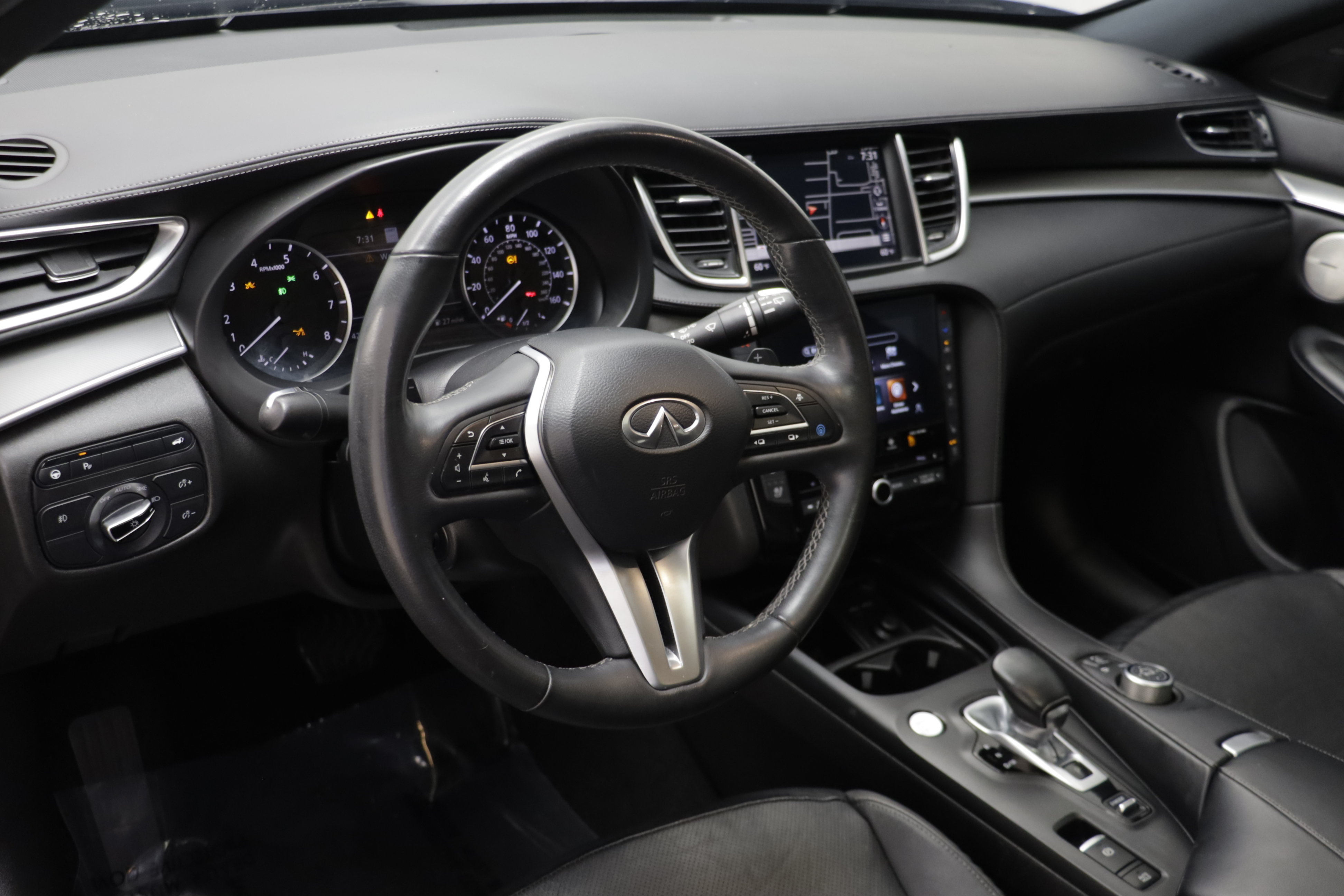 Used 2023 INFINITI QX55 Essential w/ Cargo Package AWD/4WD image 6