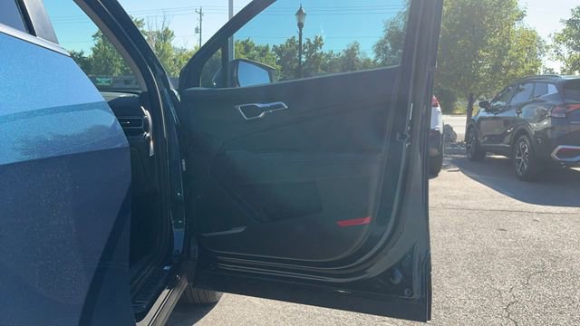 Certified 2025 Kia Sportage EX w/ EX Premium Package image 15
