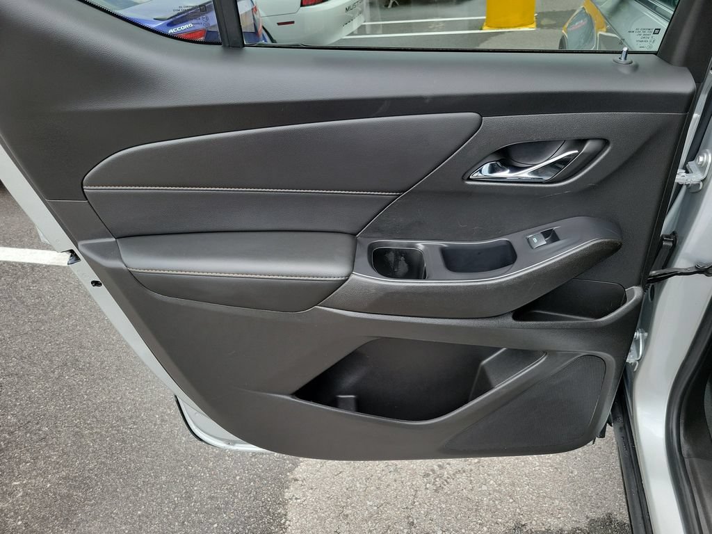 Used 2021 Chevrolet Traverse LS FWD image 30