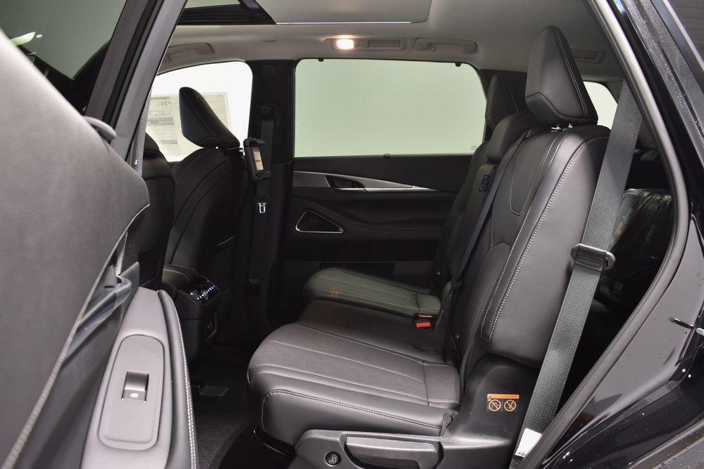 New 2026 INFINITI QX60 Luxe w/ Family Package image 25