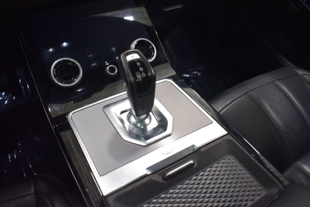 Used 2020 Land Rover Range Rover Evoque SE image 20