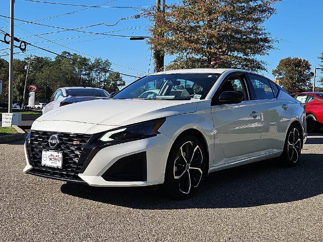 Certified 2023 Nissan Altima 2.5 SR w/ SR Premium Package FWD image 4