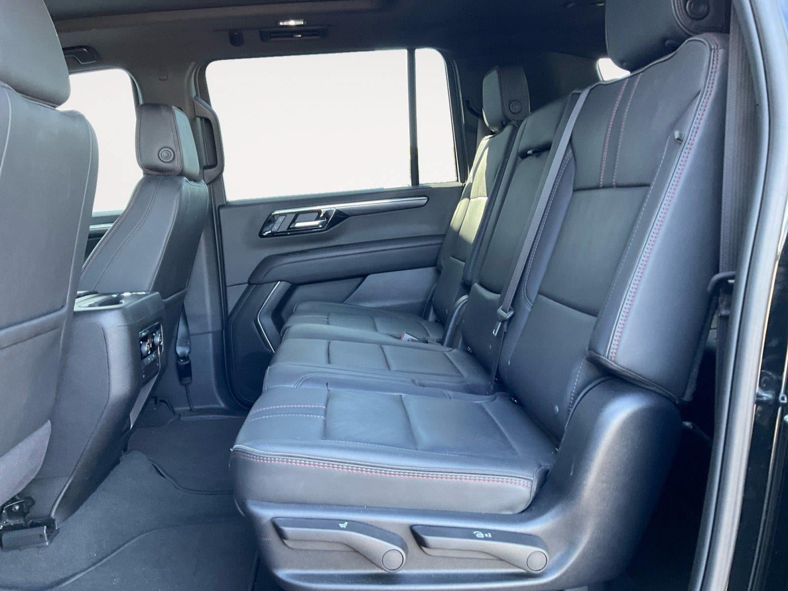 Certified 2025 Chevrolet Suburban RST w/ Sun And Tow Package AWD/4WD image 13