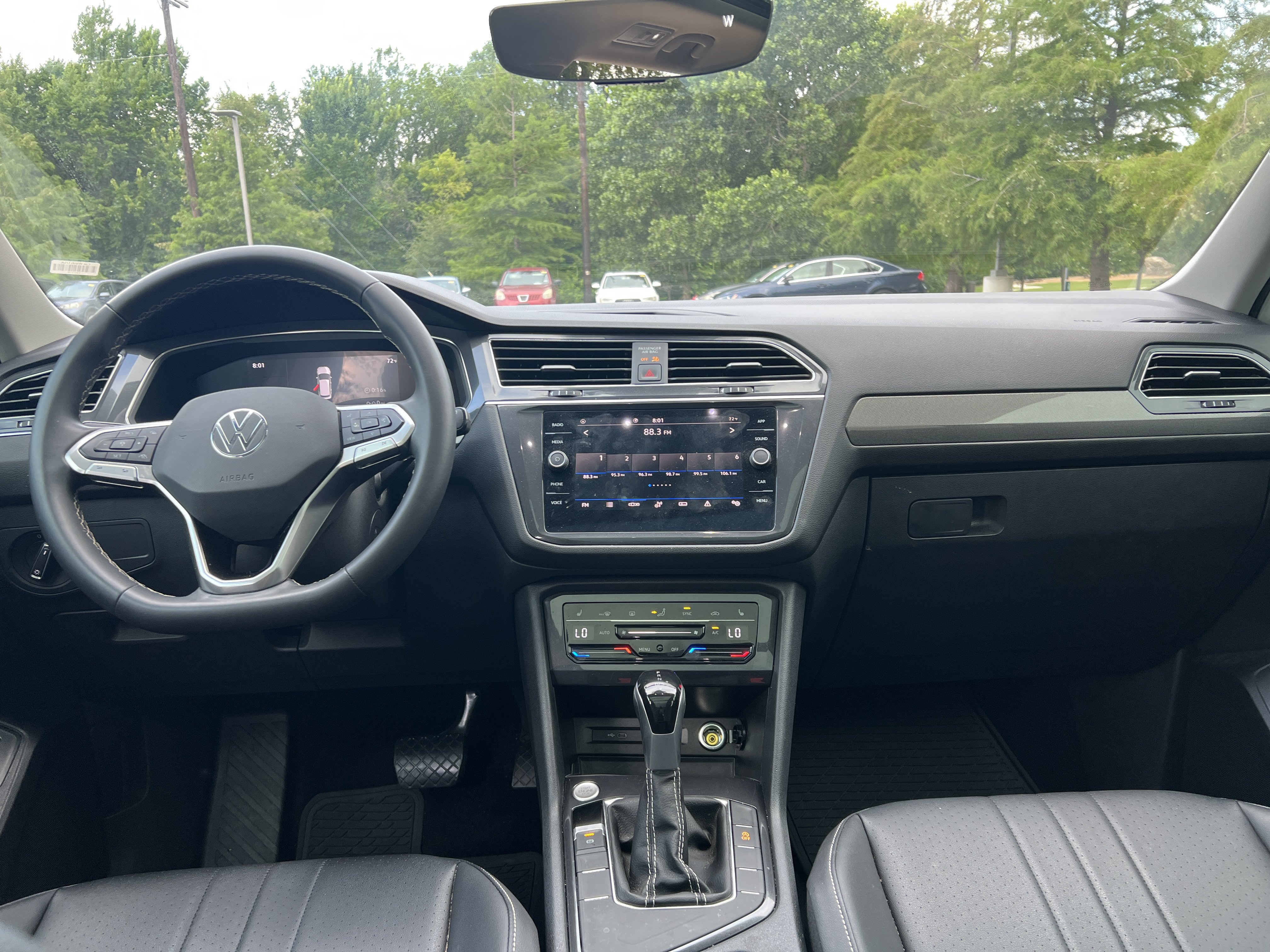 Certified 2023 Volkswagen Tiguan SE w/ Panoramic Sunroof Package FWD image 26