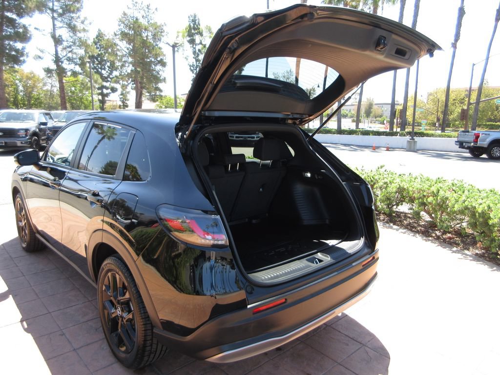 Used 2023 Honda HR-V Sport image 26