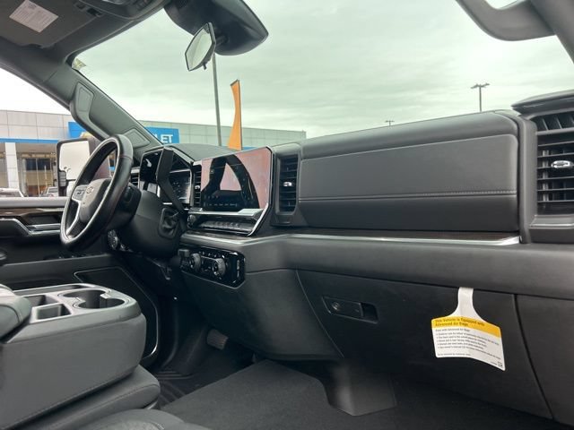Used 2024 Chevrolet Silverado 2500 LT AWD/4WD image 32