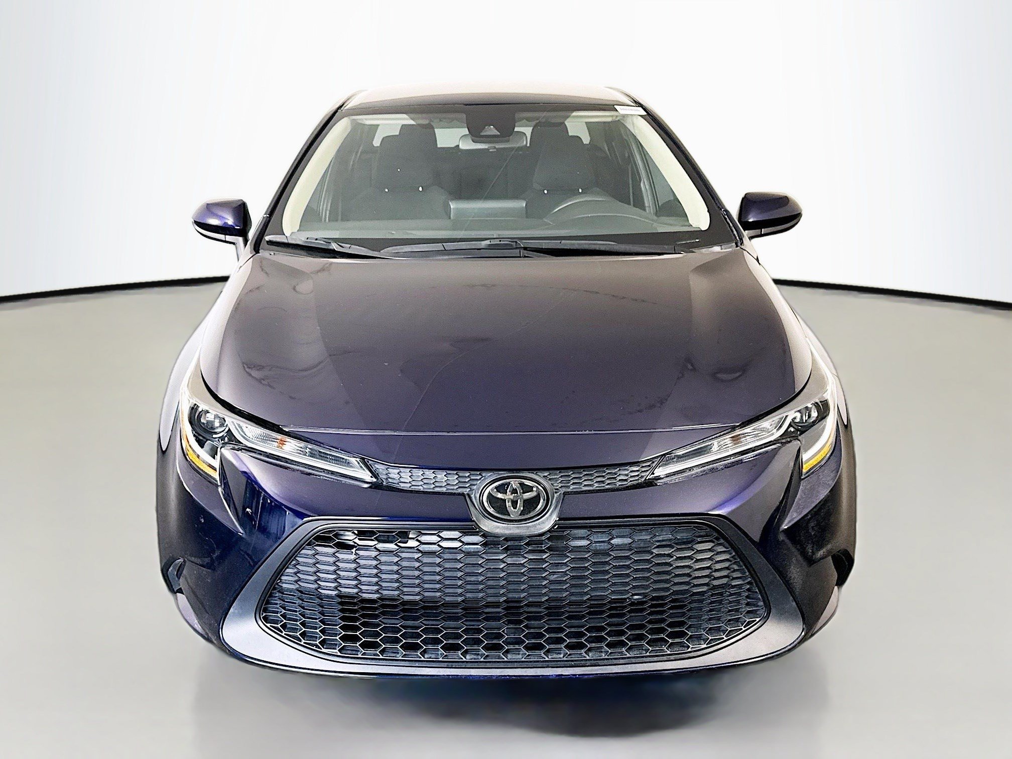 Used 2022 Toyota Corolla LE FWD image 2