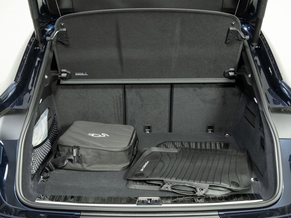 New 2026 Porsche Cayenne Base image 32