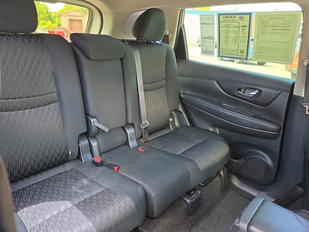 Used 2017 Nissan Rogue S FWD image 15