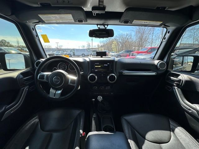 Used 2017 Jeep Wrangler Rubicon image 2