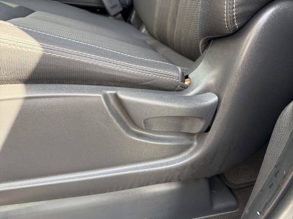 Used 2019 Nissan Titan SV image 25