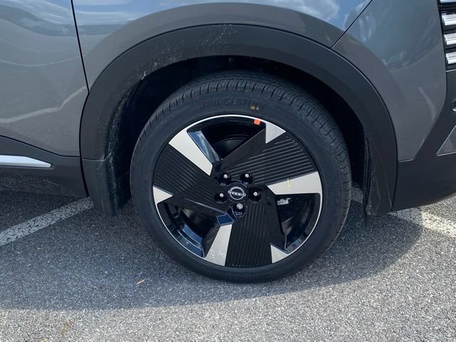 New 2026 Nissan Kicks SR w/ Cold Weather Package AWD/4WD image 11