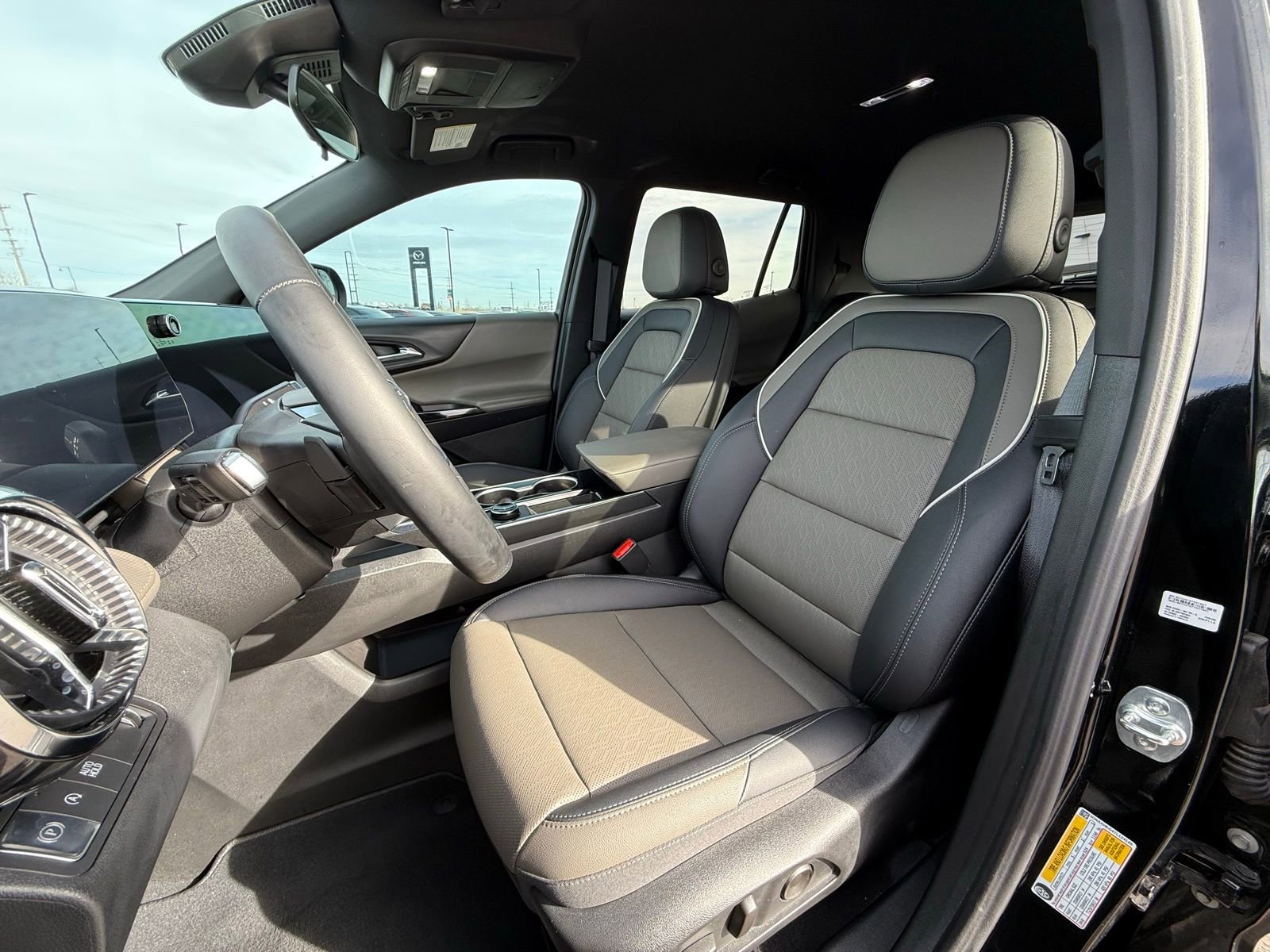 Used 2026 Chevrolet Equinox LT w/ Convenience Package II image 22