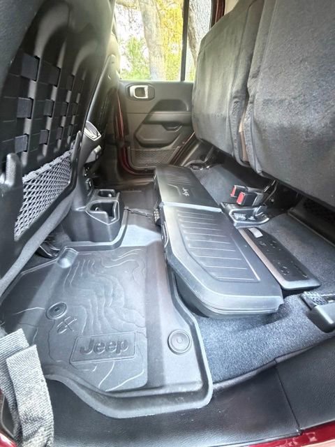 Used 2021 Jeep Gladiator Rubicon AWD/4WD image 9