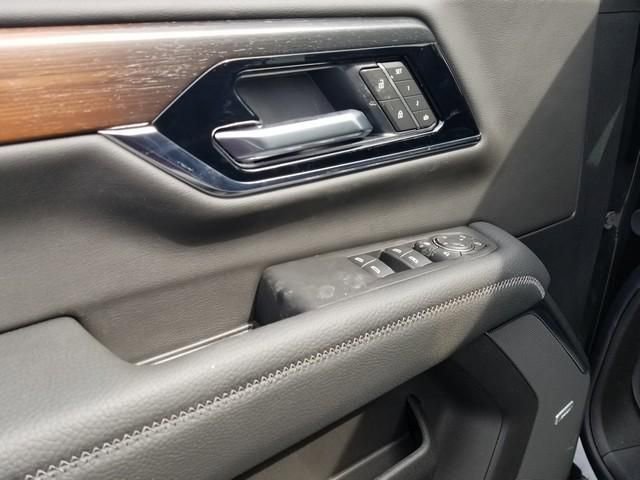 New 2026 GMC Yukon XL Denali w/ Denali Reserve Package image 10