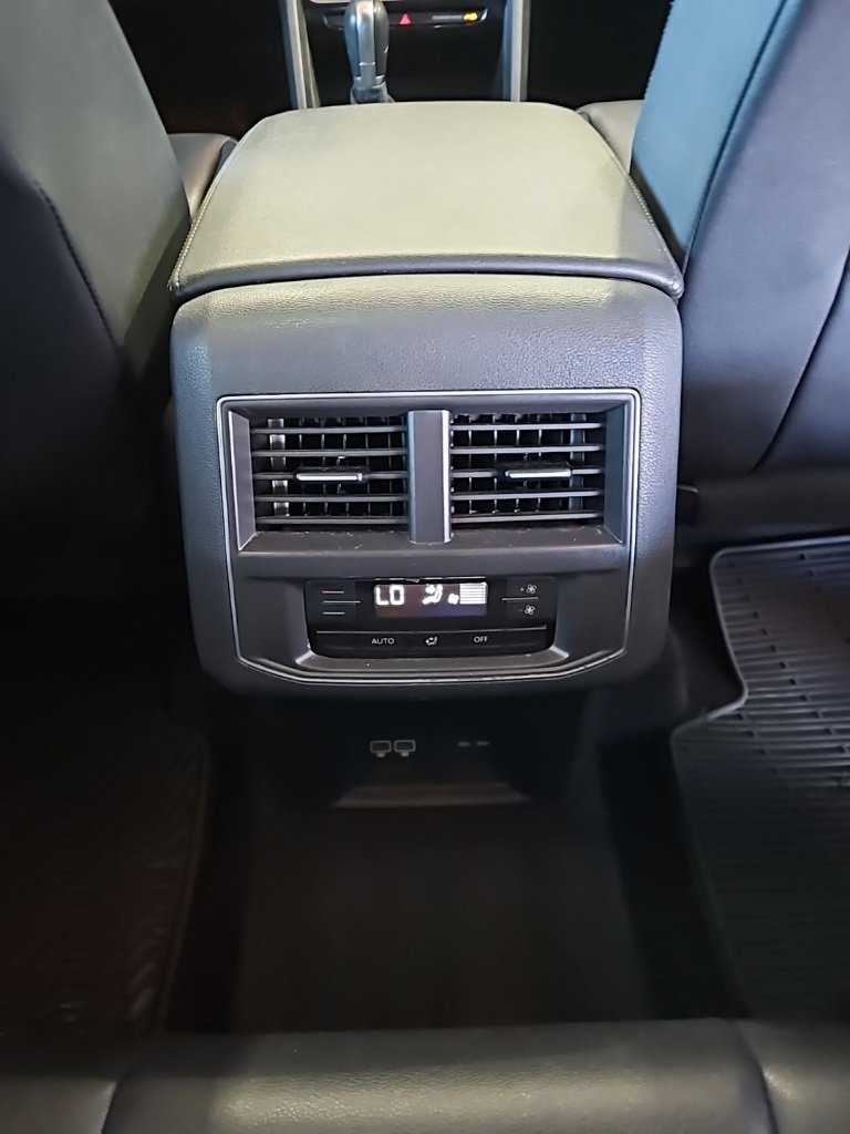 Used 2018 Volkswagen Atlas SEL image 18