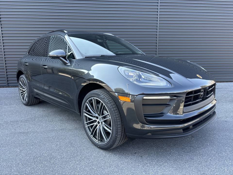 New 2026 Porsche Macan AWD/4WD image 8