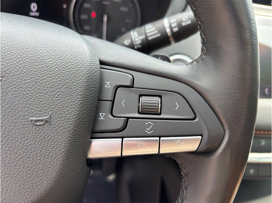 Used 2020 Cadillac XT4 Premium Luxury FWD image 29