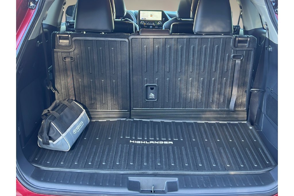 Certified 2026 Toyota Highlander Limited AWD/4WD image 16