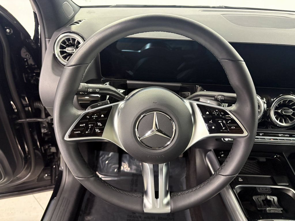 Used 2026 Mercedes-Benz GLA 250 4MATIC image 11