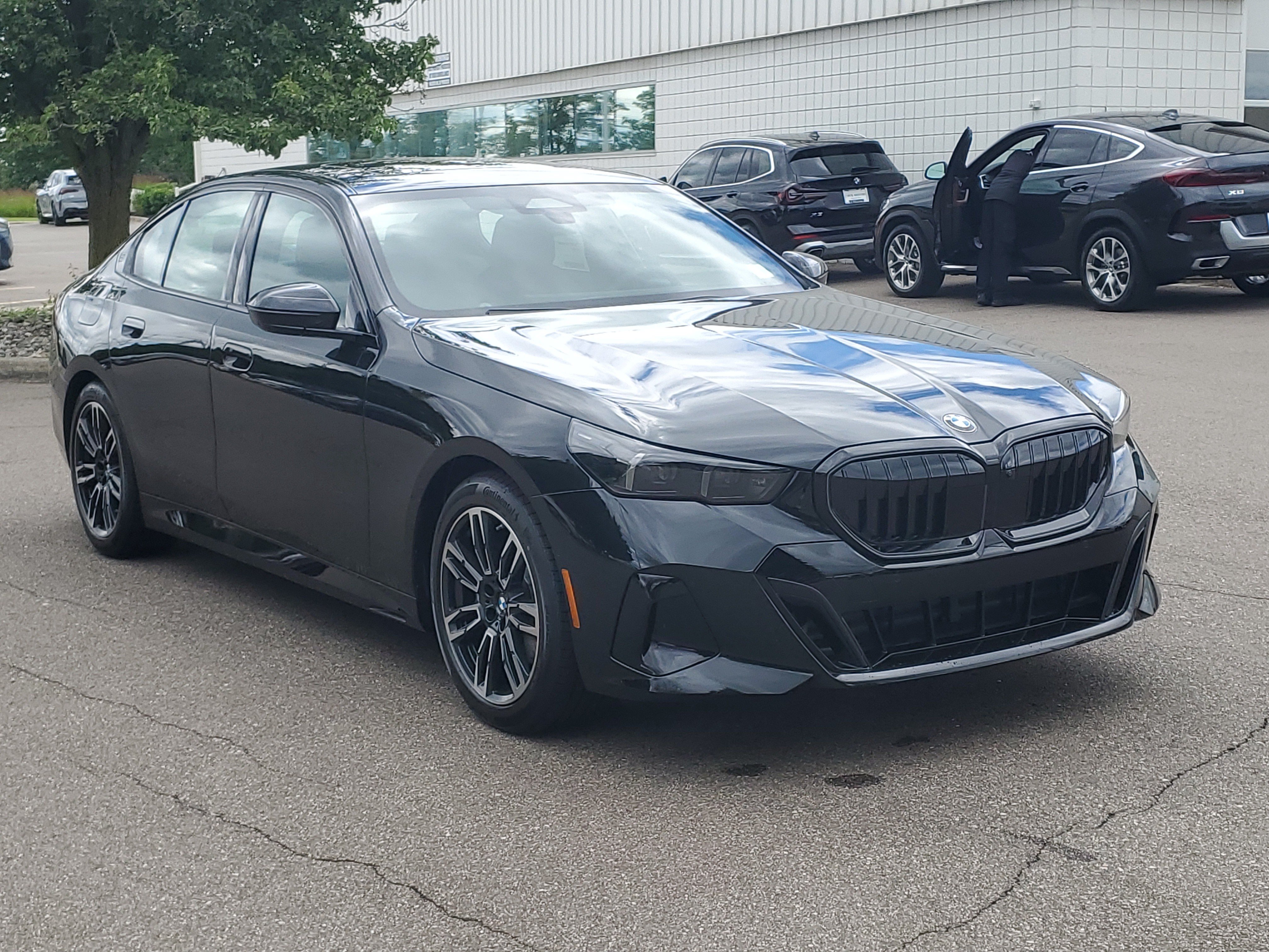 New 2027 BMW 530i xDrive w/ M Sport Package AWD/4WD image 3