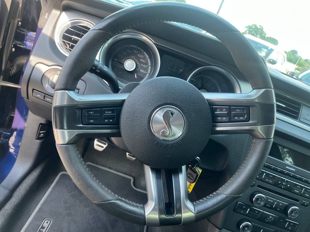 Used 2010 Ford Mustang Shelby GT500 RWD image 26