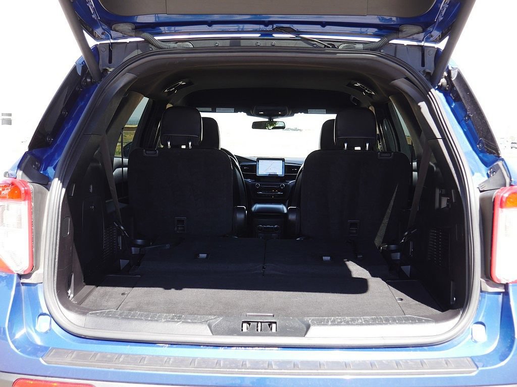 Used 2020 Ford Explorer XLT w/ Equipment Group 202A AWD/4WD image 54