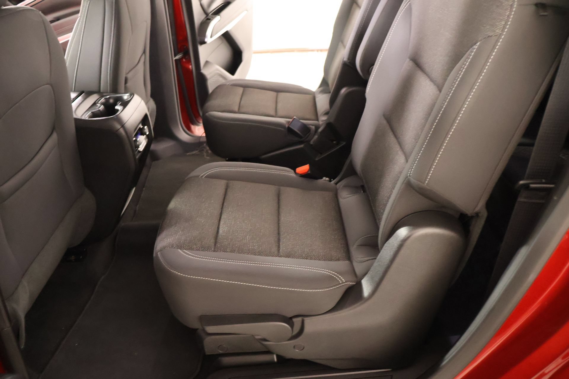 Used 2025 Chevrolet Traverse LT FWD image 12