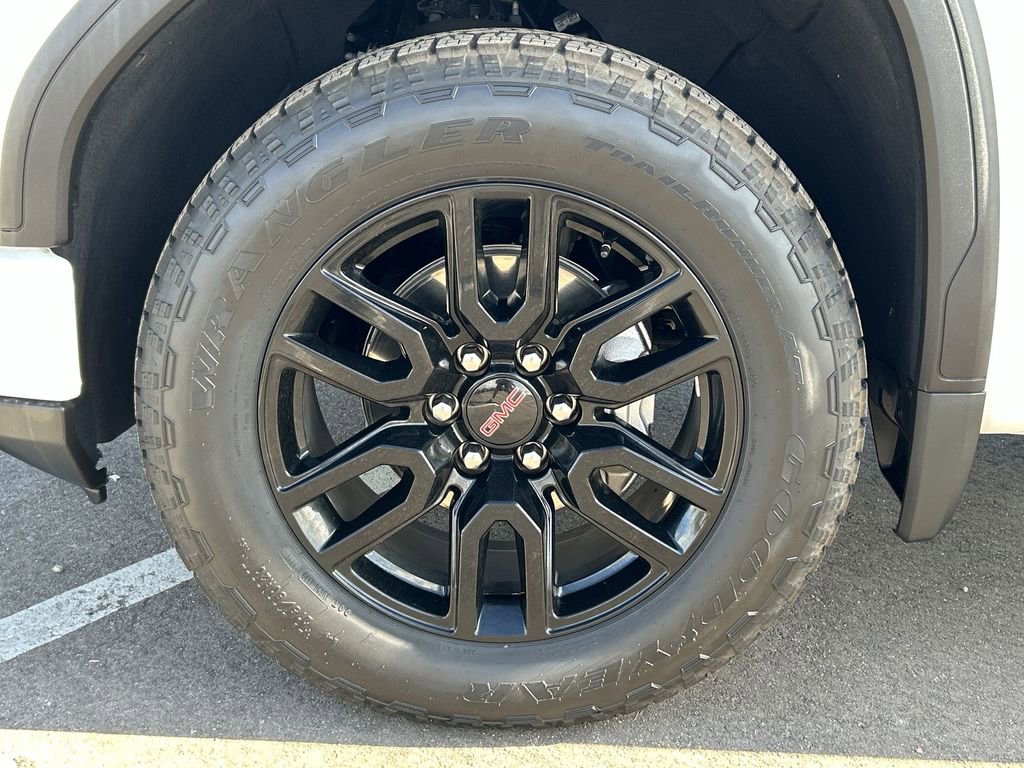 Used 2025 GMC Sierra 1500 Elevation image 32