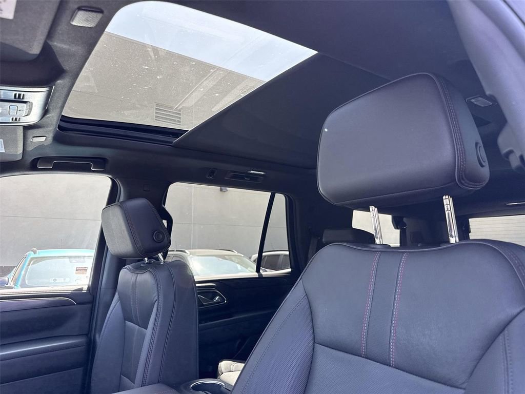 Used 2023 Chevrolet Tahoe RST w/ Luxury Package AWD/4WD image 17