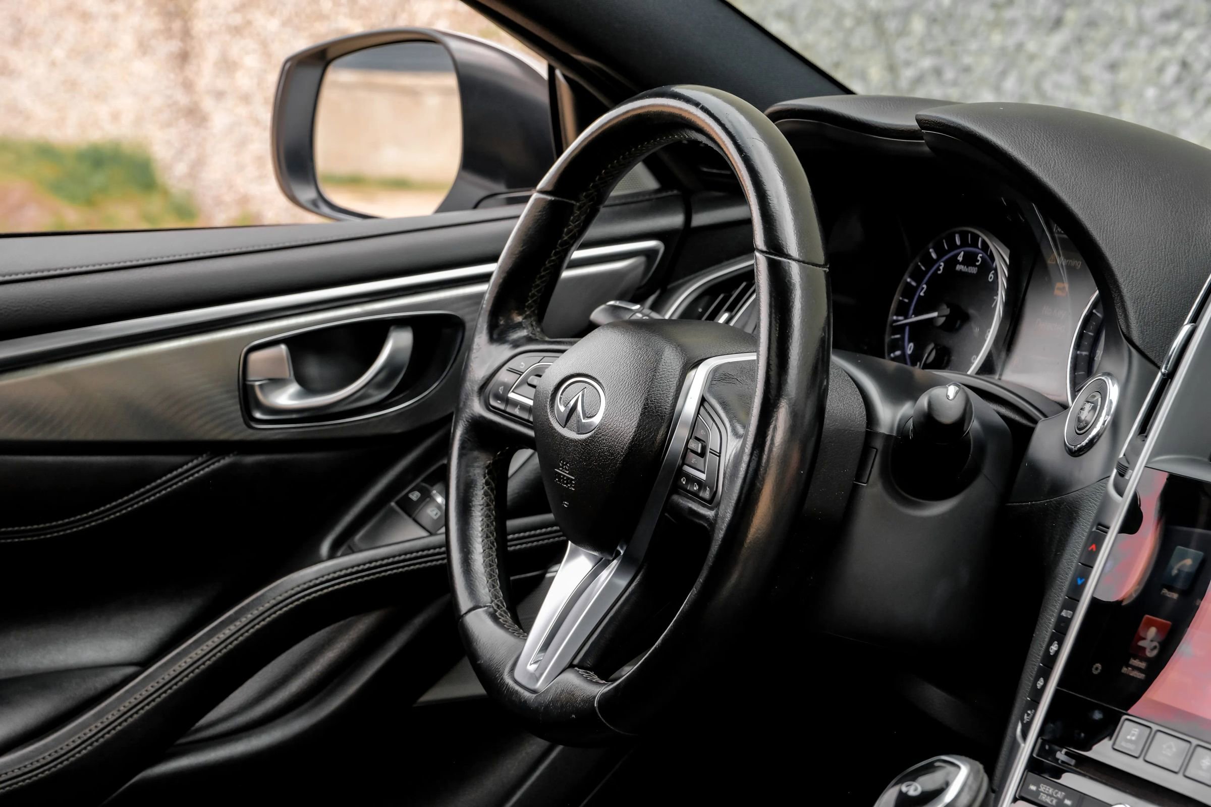 Used 2017 INFINITI Q60 3.0t w/ Cargo Package image 16