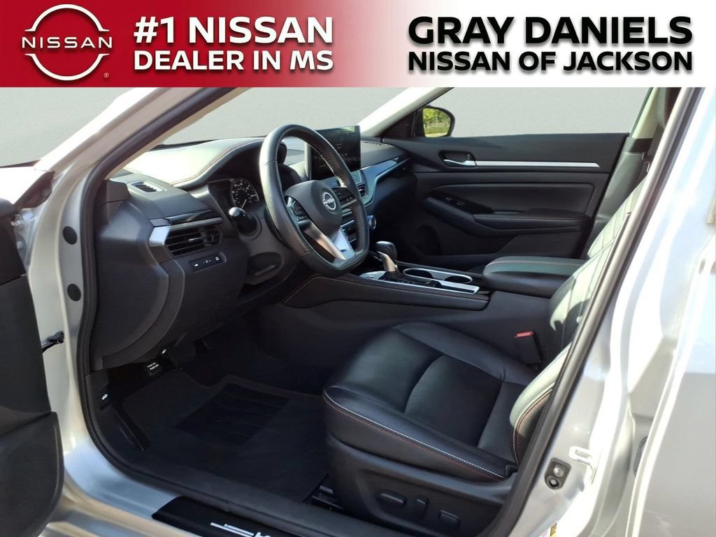 Used 2024 Nissan Altima 2.5 SR w/ SR Premium Package FWD image 24