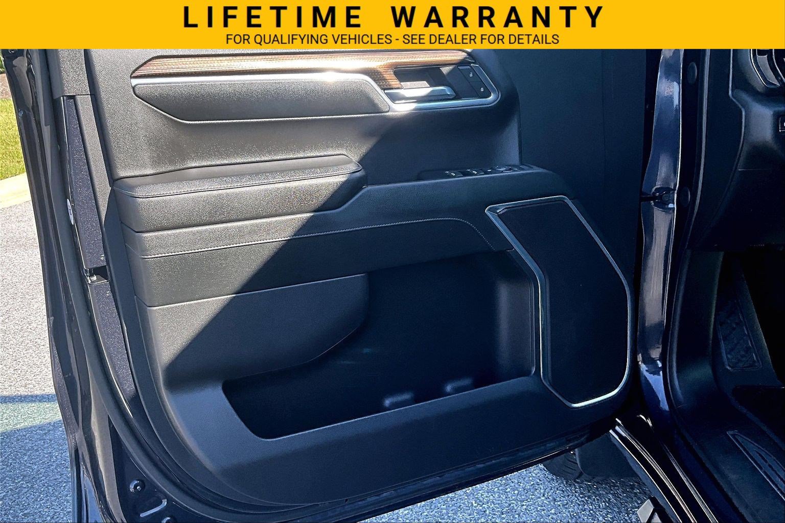 Certified 2024 Chevrolet Silverado 1500 RST w/ LPO, Dark Essentials Package AWD/4WD image 19