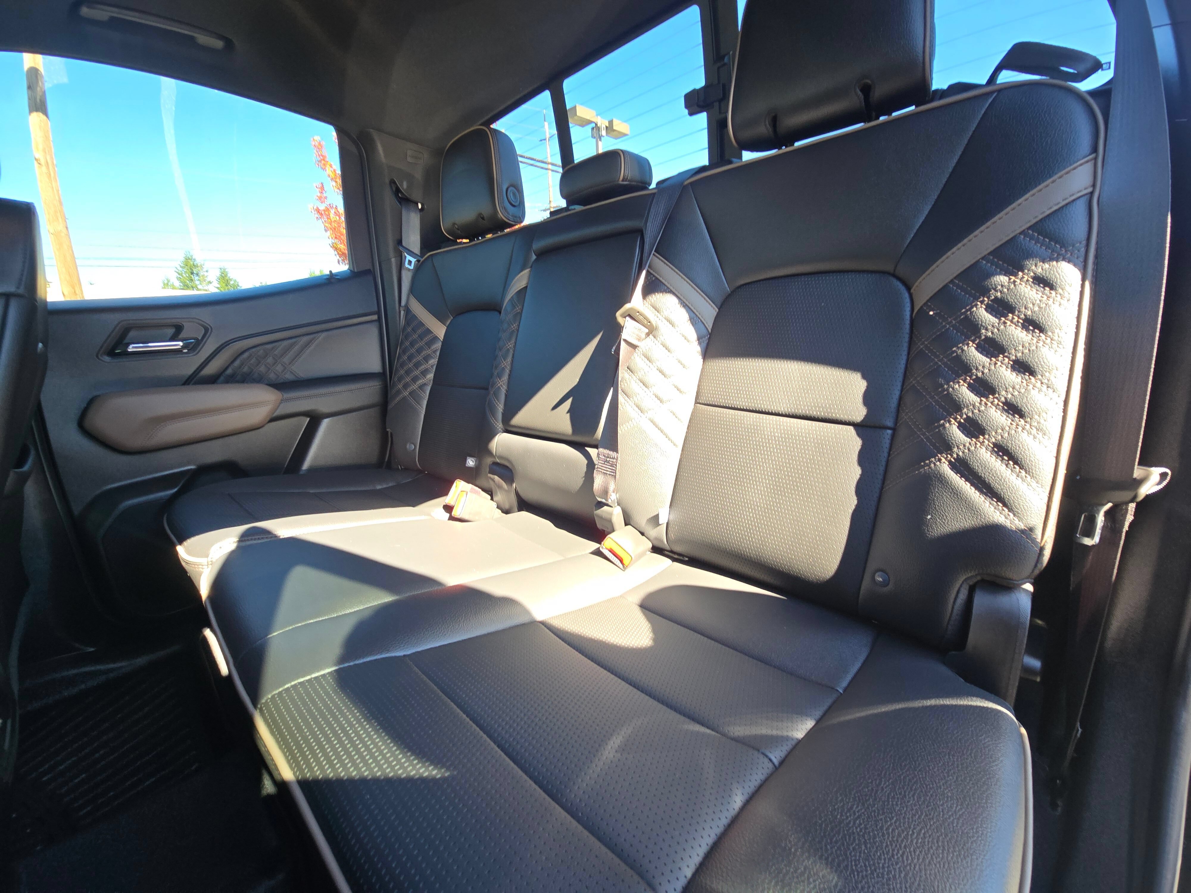 Used 2023 GMC Canyon Denali w/ Denali Black Edition AWD/4WD image 17