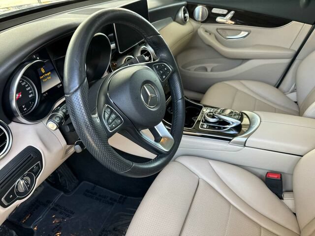 Used 2019 Mercedes-Benz GLC 300 4MATIC image 10