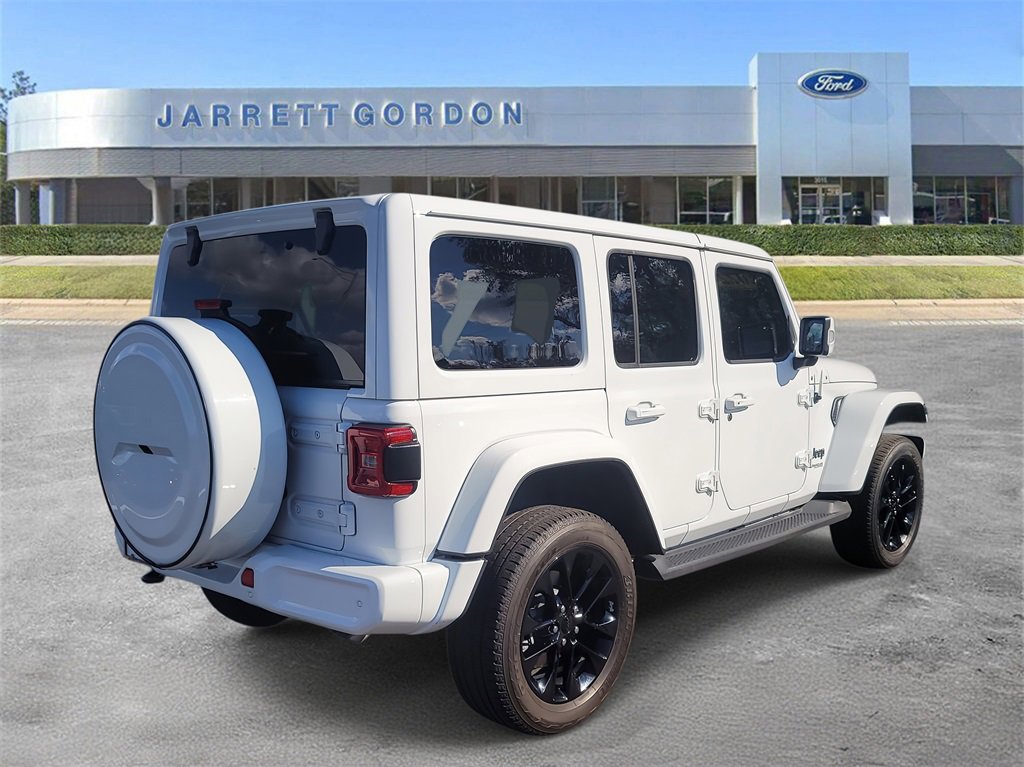 Used 2022 Jeep Wrangler Unlimited Sahara image 4