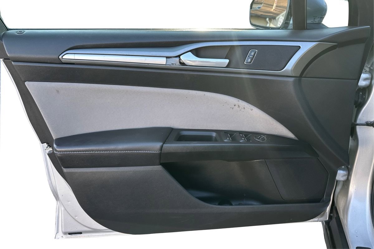 Used 2016 Ford Fusion S image 18