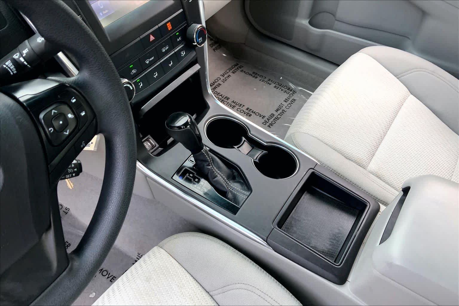 Used 2016 Toyota Camry LE FWD image 17