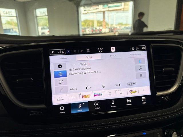 New 2027 Chrysler Pacifica Select AWD/4WD image 41