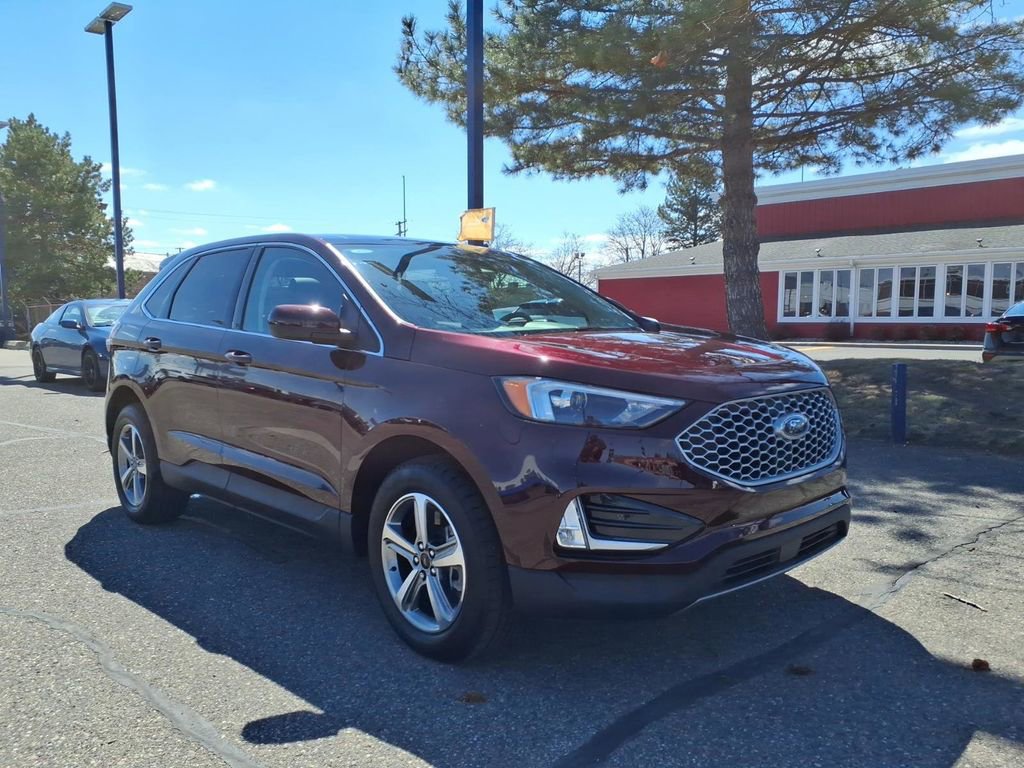 Certified 2023 Ford Edge SEL w/ Convenience Package AWD/4WD image 3
