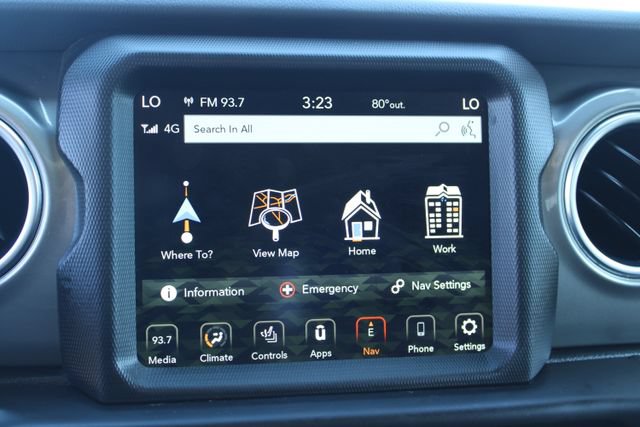 Used 2022 Jeep Wrangler Unlimited Sahara w/ Cold Weather Group AWD/4WD image 32