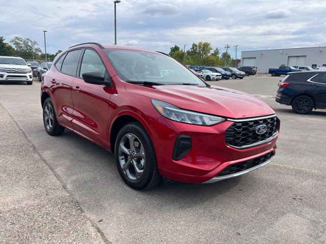 Certified 2024 Ford Escape ST-Line w/ Tech Pack #1 AWD/4WD image 3