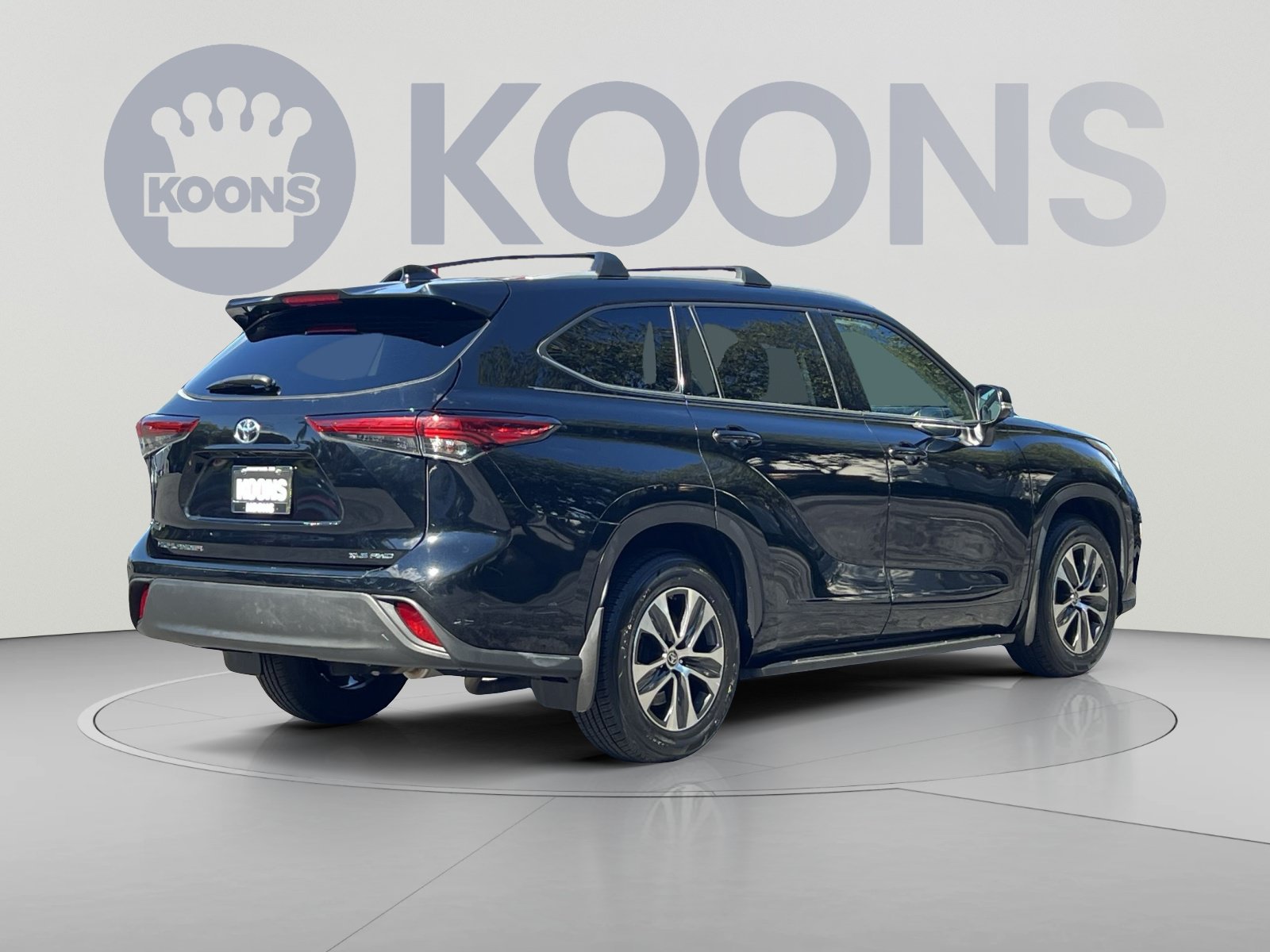 Used 2022 Toyota Highlander XLE AWD/4WD image 8
