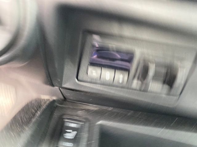 Used 2024 Nissan Titan SV w/ SV Convenience Package image 16