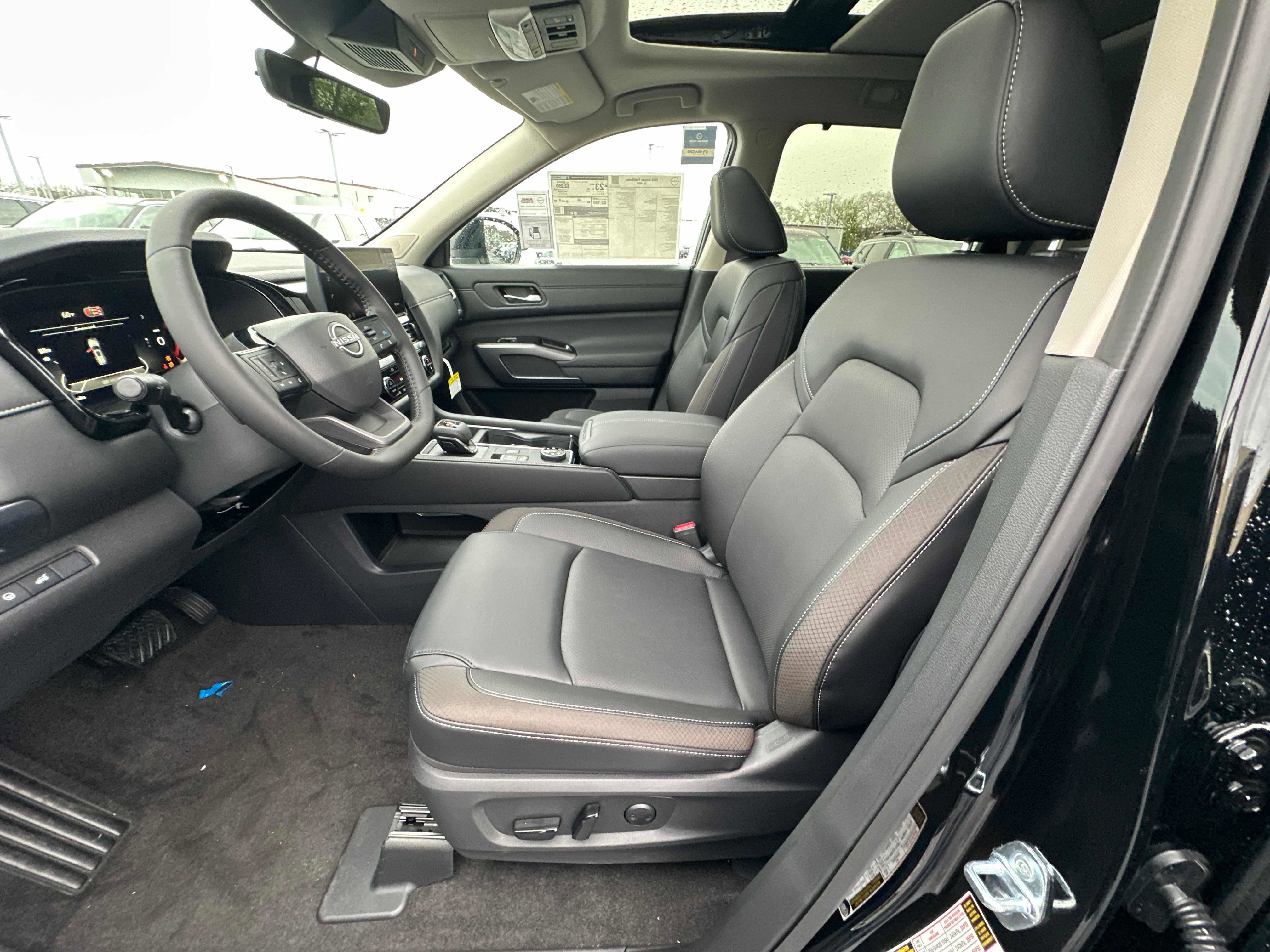 New 2026 Nissan Pathfinder SL w/ SL Premium Package AWD/4WD image 24