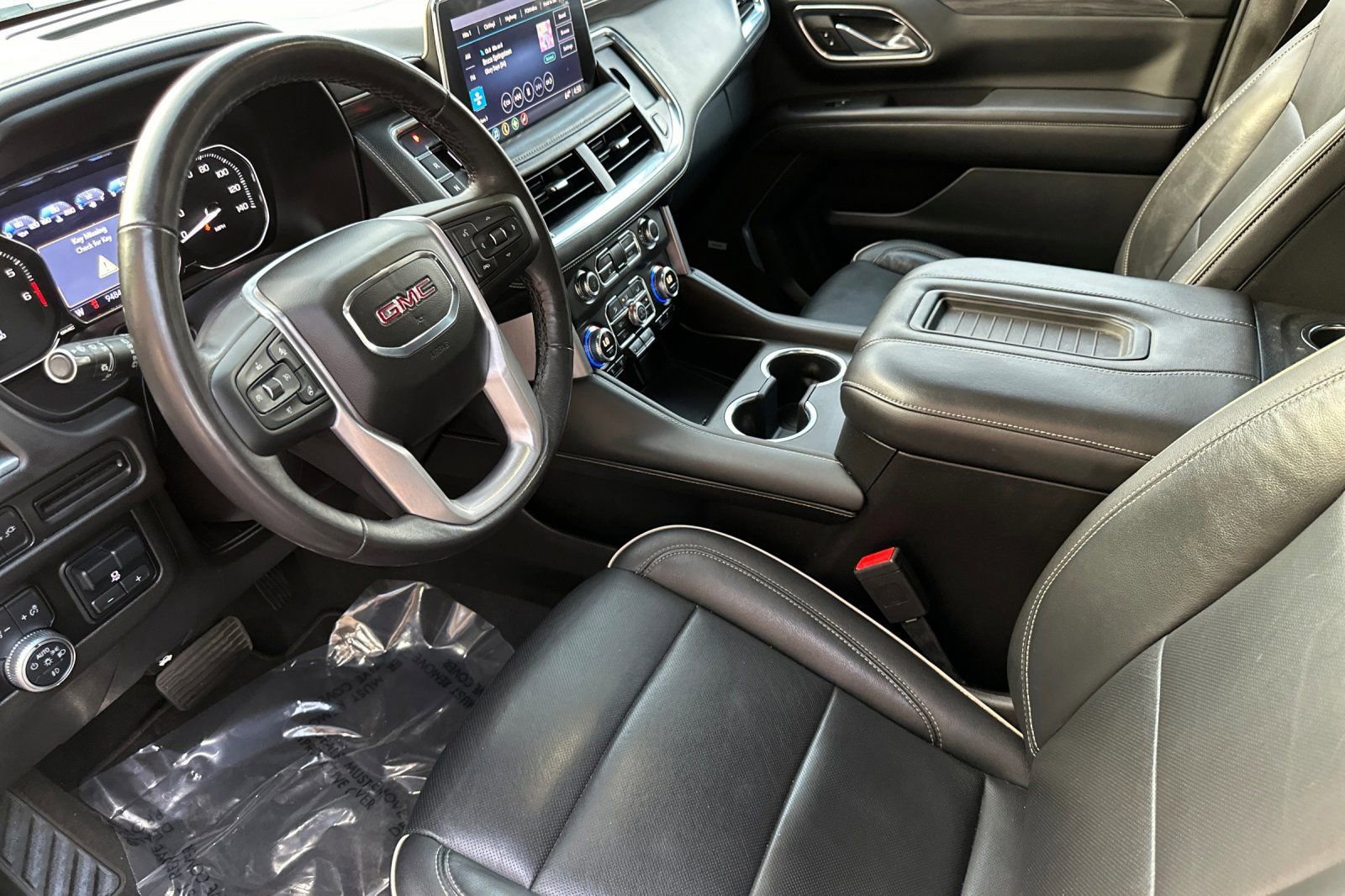 Used 2021 GMC Yukon XL SLT w/ SLT Luxury Package image 10