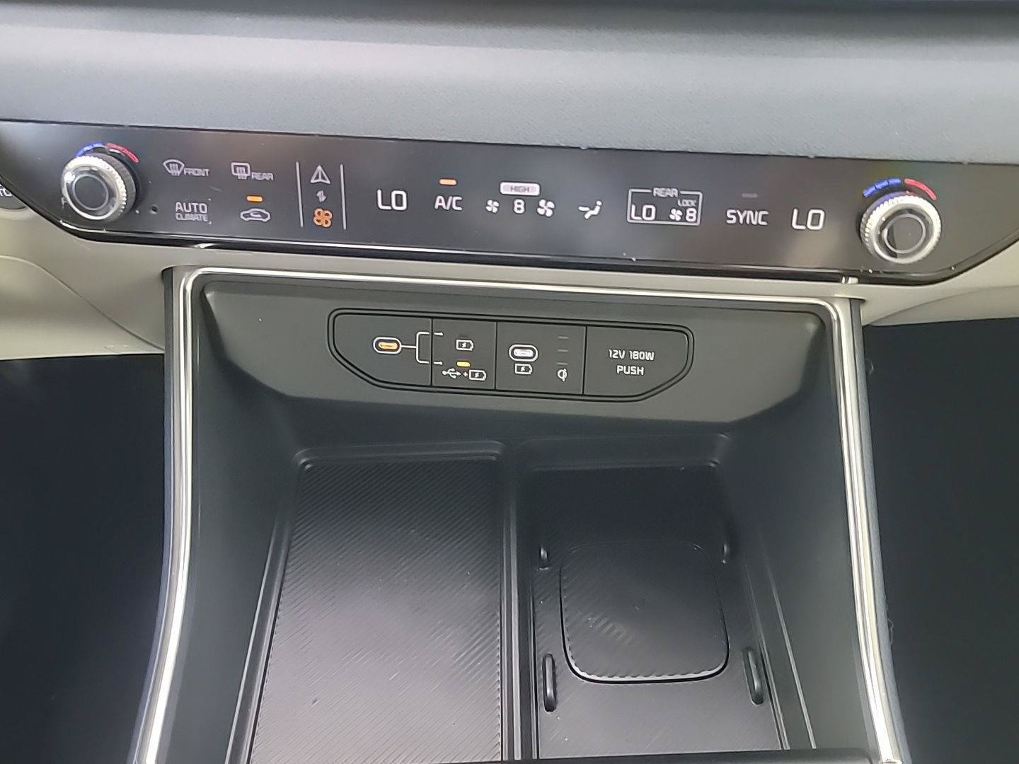 Used 2026 Kia Carnival EX FWD image 34